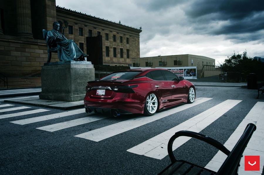  Nissan Maxima on Vossen Wheels (VFS6) 2016 года  (фото 3 из 29)